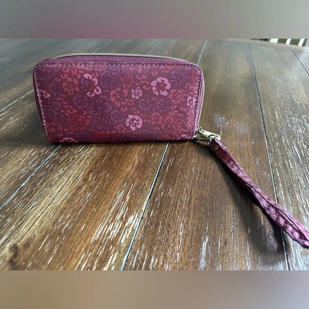NWOT Travelon wallet